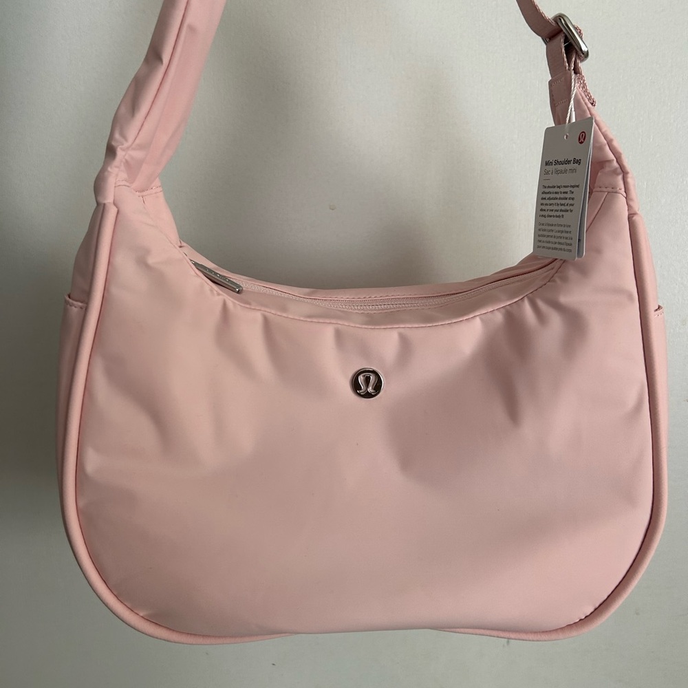 lululemon blush pink mini shoulder bag 4L (OUT OF STOCK ONLINE)